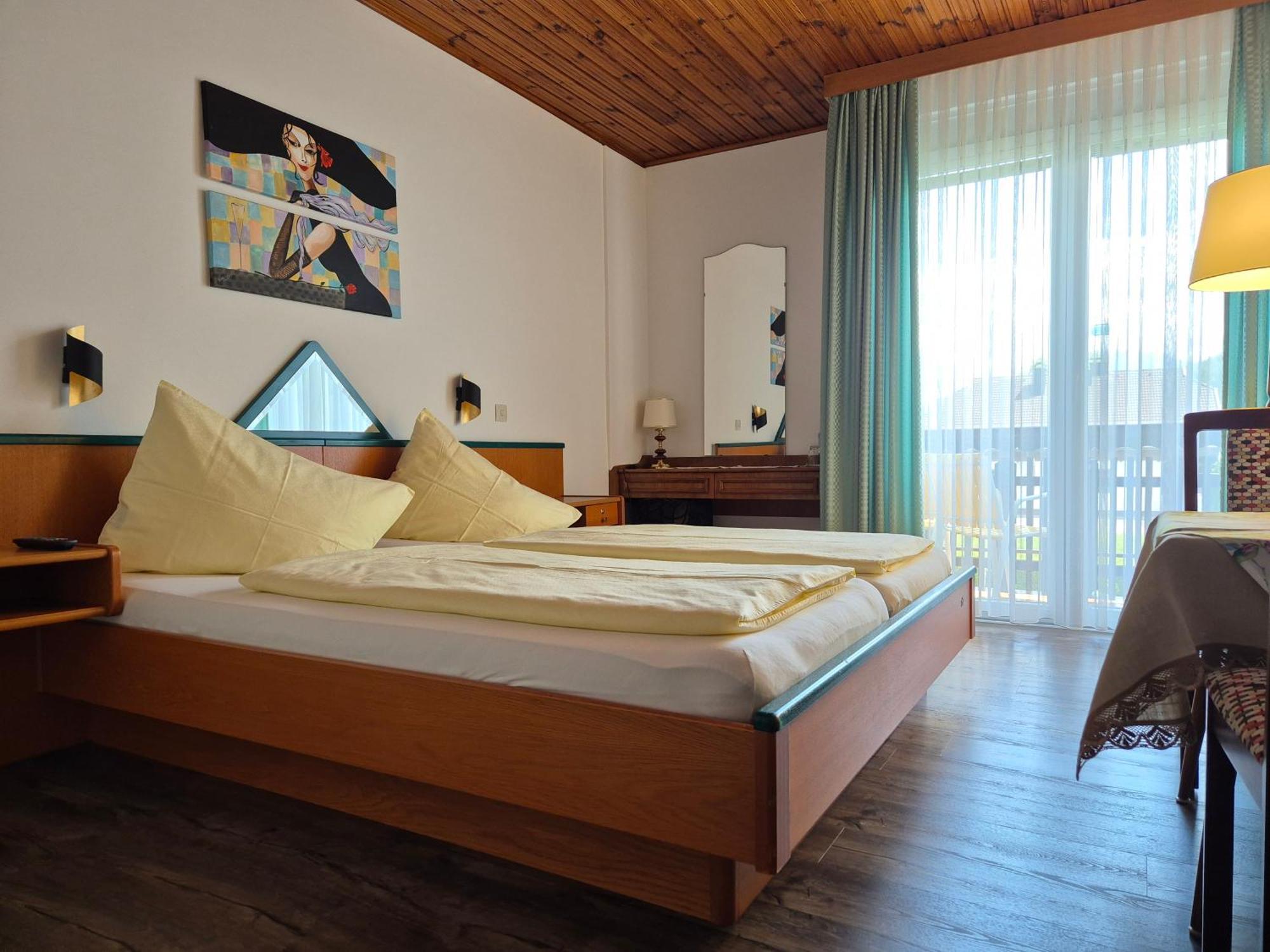 Hotel Garni Gästehaus Hutter Unterburg am Klopeiner See Exteriör bild