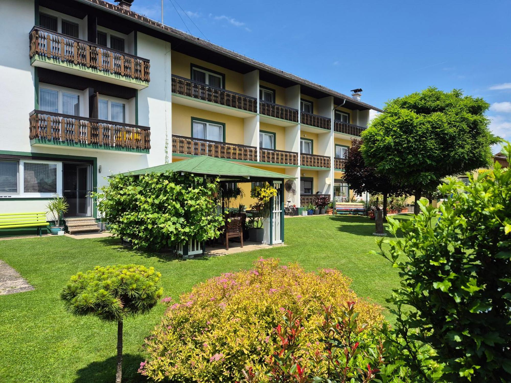 Hotel Garni Gästehaus Hutter Unterburg am Klopeiner See Exteriör bild