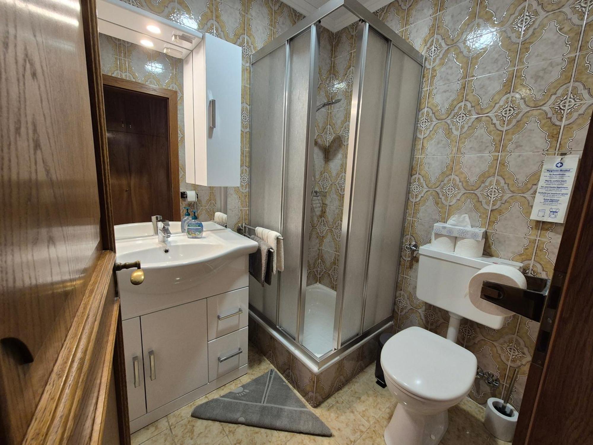 Hotel Garni Gästehaus Hutter Unterburg am Klopeiner See Rum bild